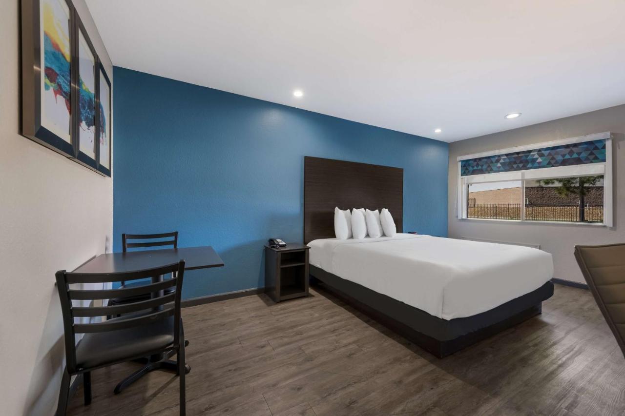 Surestay Hotel By Best Western Spring North Houston Екстериор снимка