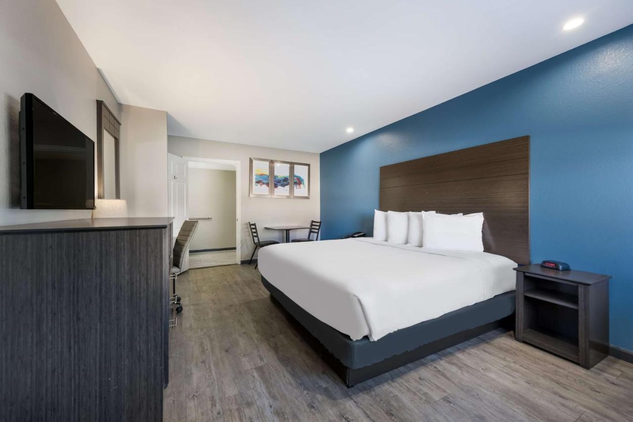 Surestay Hotel By Best Western Spring North Houston Екстериор снимка